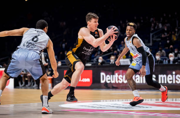 连续三场比 连续三场比